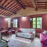 Casa de Férias Awesome In Barga
